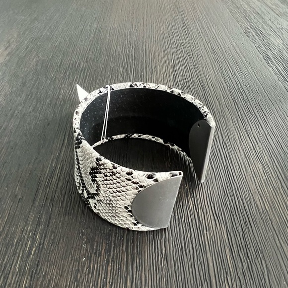 Snakeskin Bracelet - Picture 5 of 5